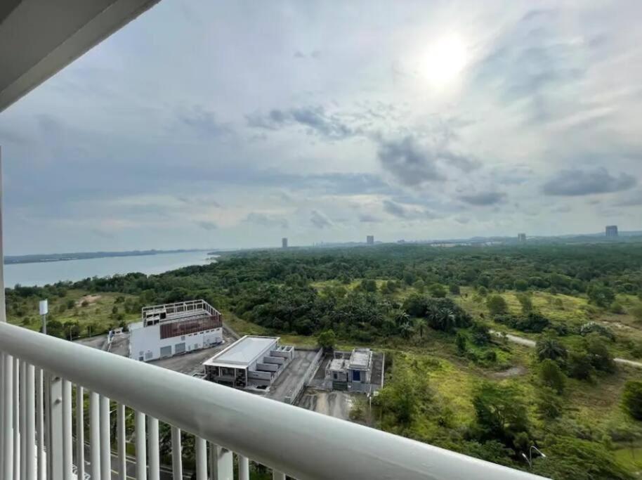 Teega Suites Seaview By Vdo Homestay ヌサジャヤ エクステリア 写真