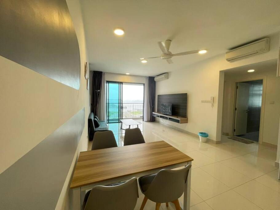 Teega Suites Seaview By Vdo Homestay ヌサジャヤ エクステリア 写真