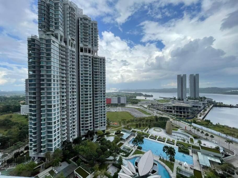 Teega Suites Seaview By Vdo Homestay ヌサジャヤ エクステリア 写真
