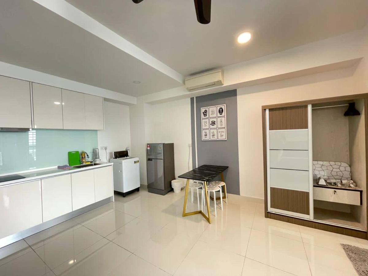 Teega Suites Seaview By Vdo Homestay ヌサジャヤ エクステリア 写真