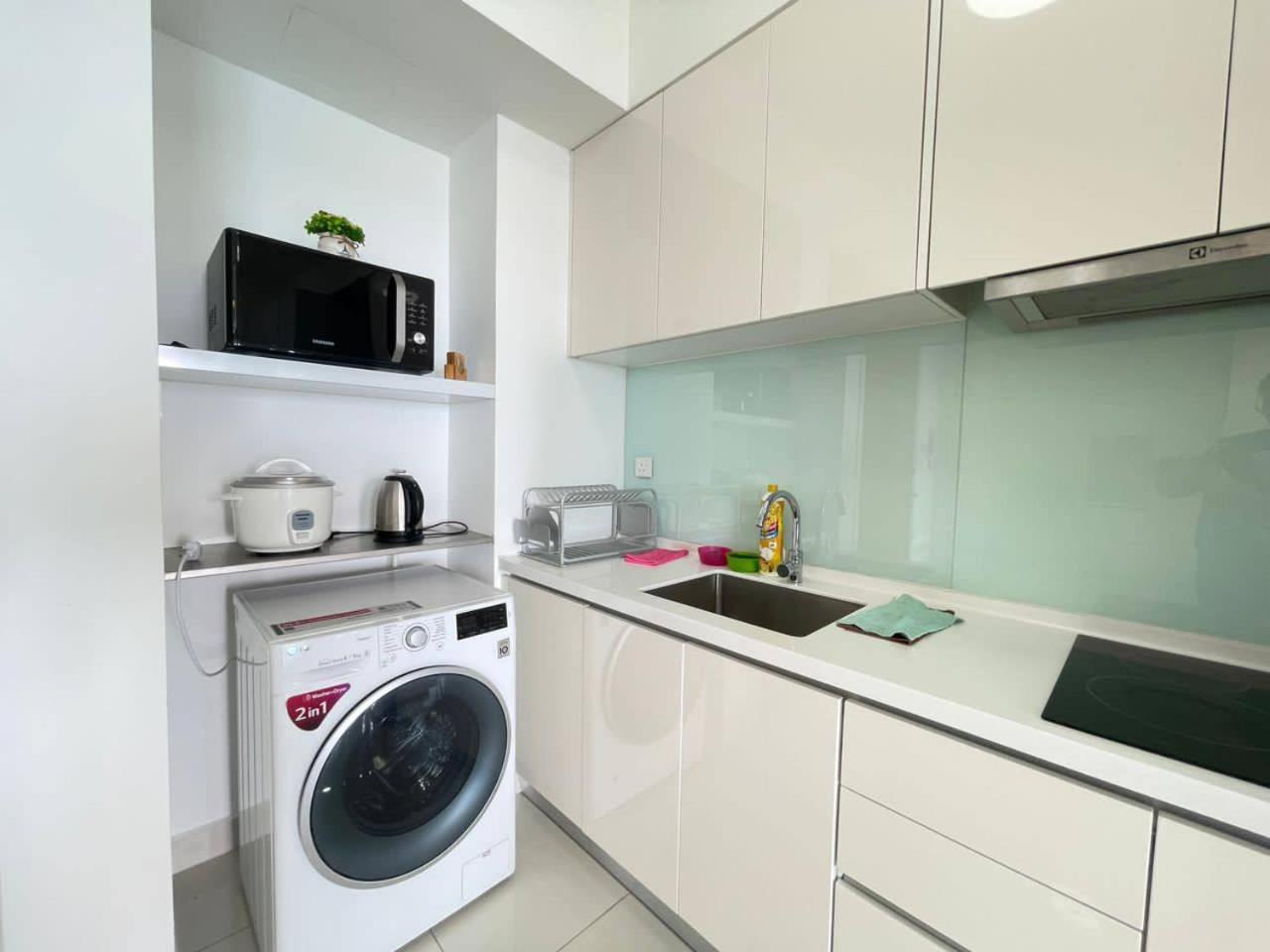 Teega Suites Seaview By Vdo Homestay ヌサジャヤ エクステリア 写真